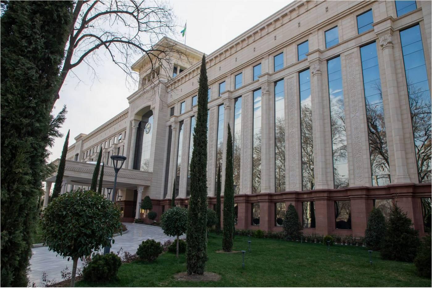 Обком, МИД, Сенат