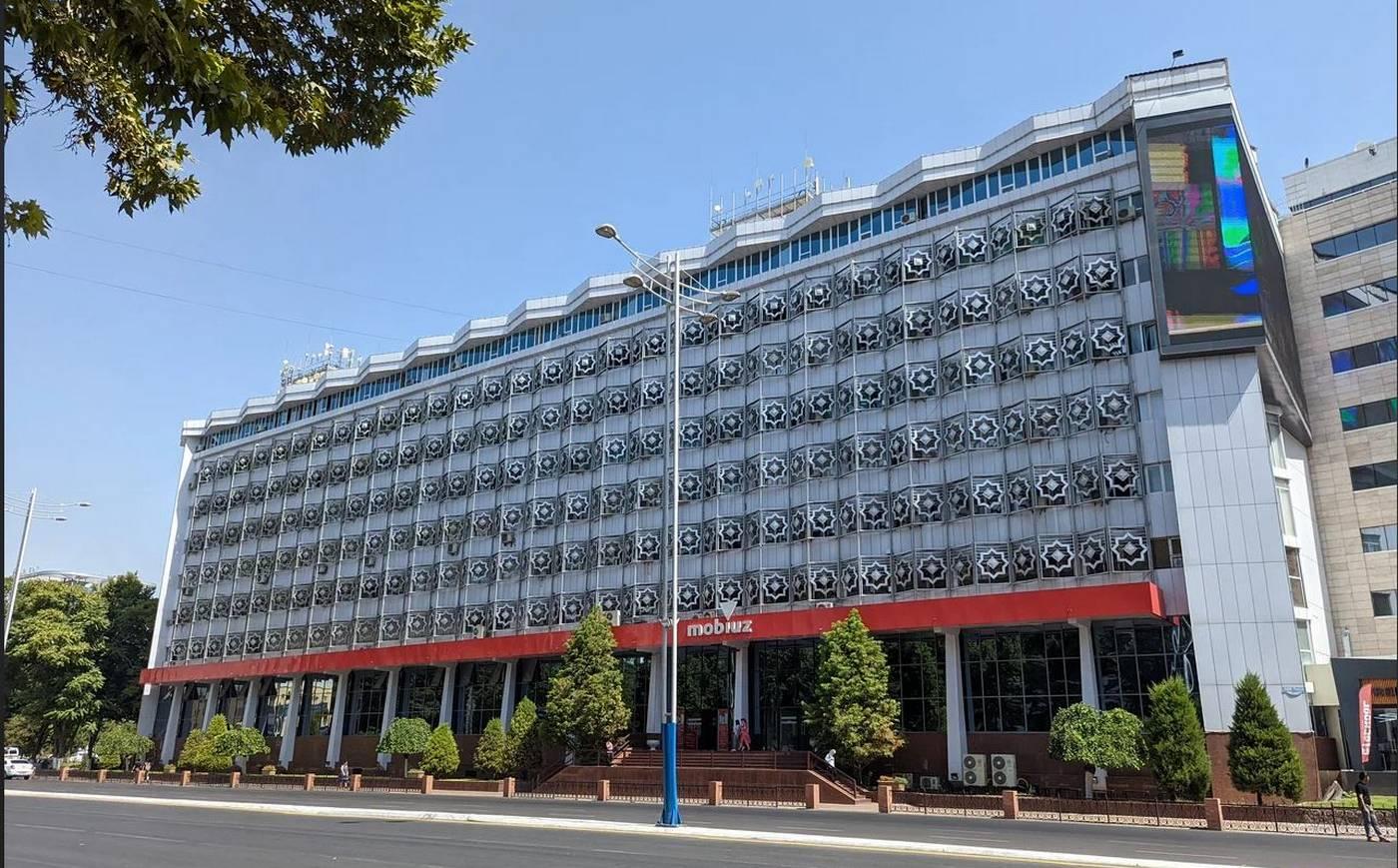 Здание Mobiuz / Уздунробиты