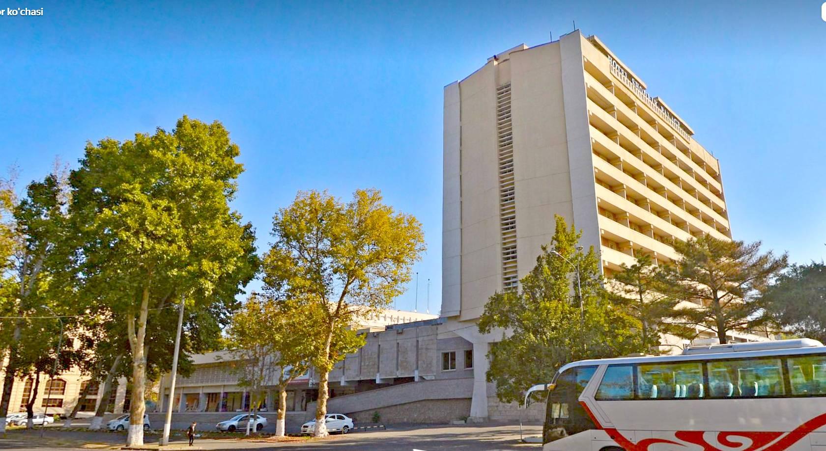 Гостиница «Шодлик», она же «Дом молодёжи»