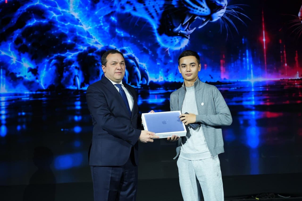 “Cyberkent 4.0”: a practical platform on cybersecurity for young people